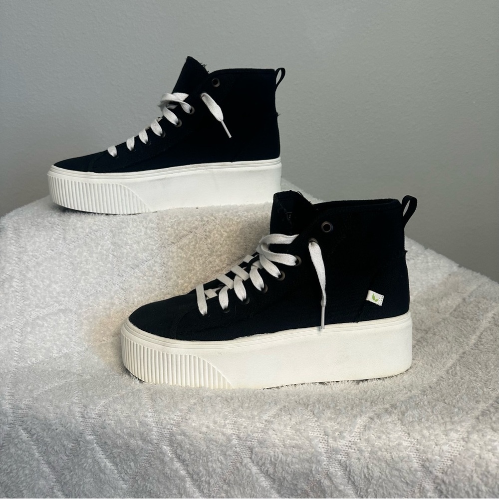 Dr. Scholl’s BLK Platform Hightop Sneaker comfort and fashionable! - Picture 3 of 6